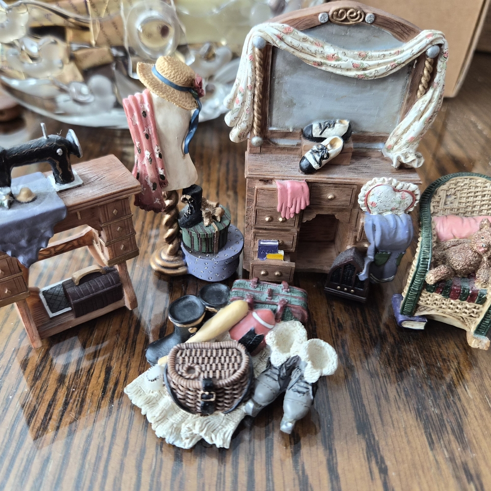 Avon Victorian Memories Collection Miniature Furniture-Grandma's Attic